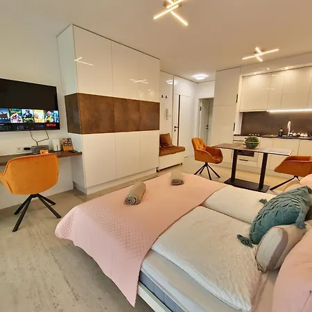 Szeged Starlight Rose Apartment Exterior photo